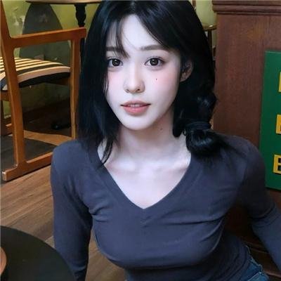 我和他都是新郎。